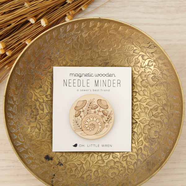 Wood Snail Needle Minder