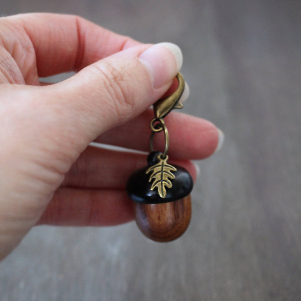 Little Acorn Stitch Marker Keeper