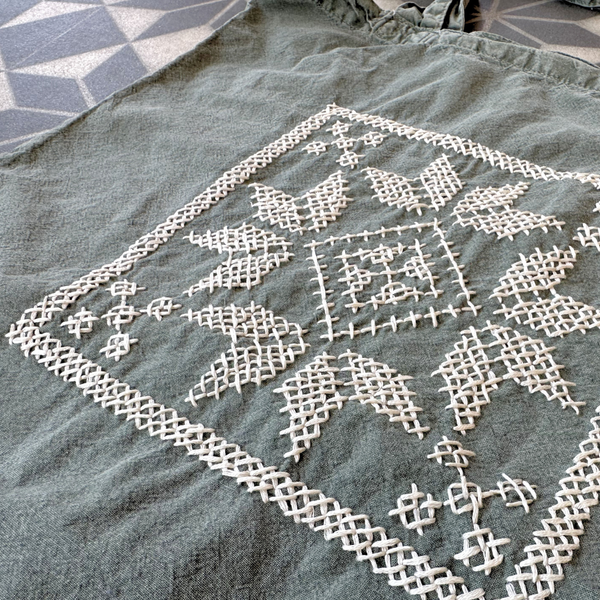 Class: Olde School Block Cross Stitch Tote (8/16)