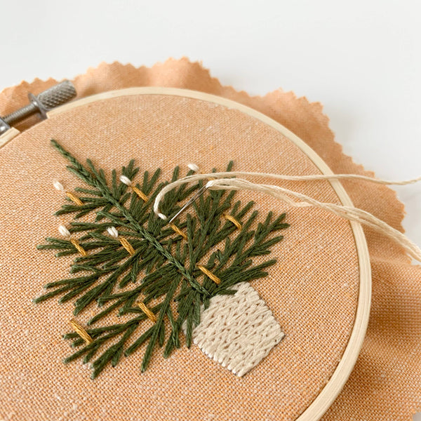 Vintage Christmas Tree Embroidery Kit