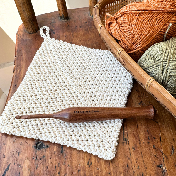 Class: Handmade Gifting - Modern Crochet Potholder (9/13)
