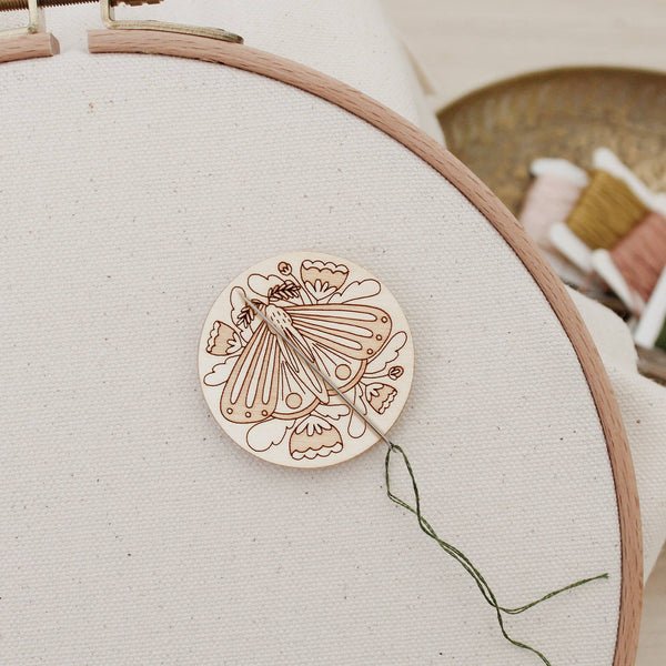 Wood Moth Needle Minder