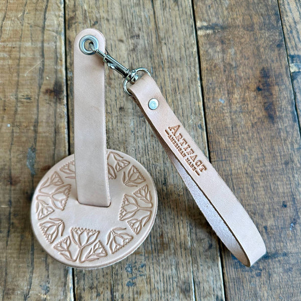 Wristlet Portable Yarn Spinner