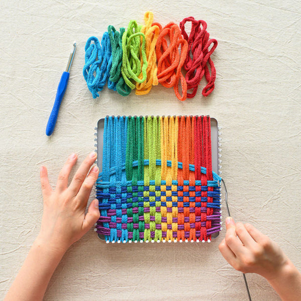 Traditional 7" Potholder Loom + Kit
