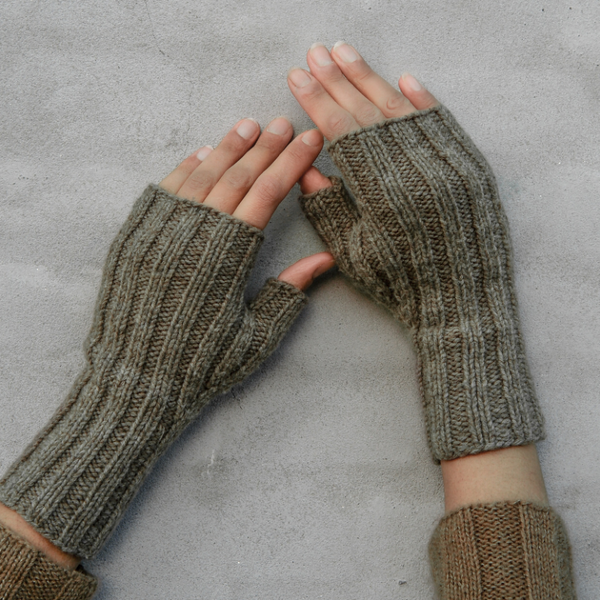 Knitting for Olive | Nuuk Mitts Kit