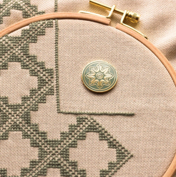Needle Minder - Daphni